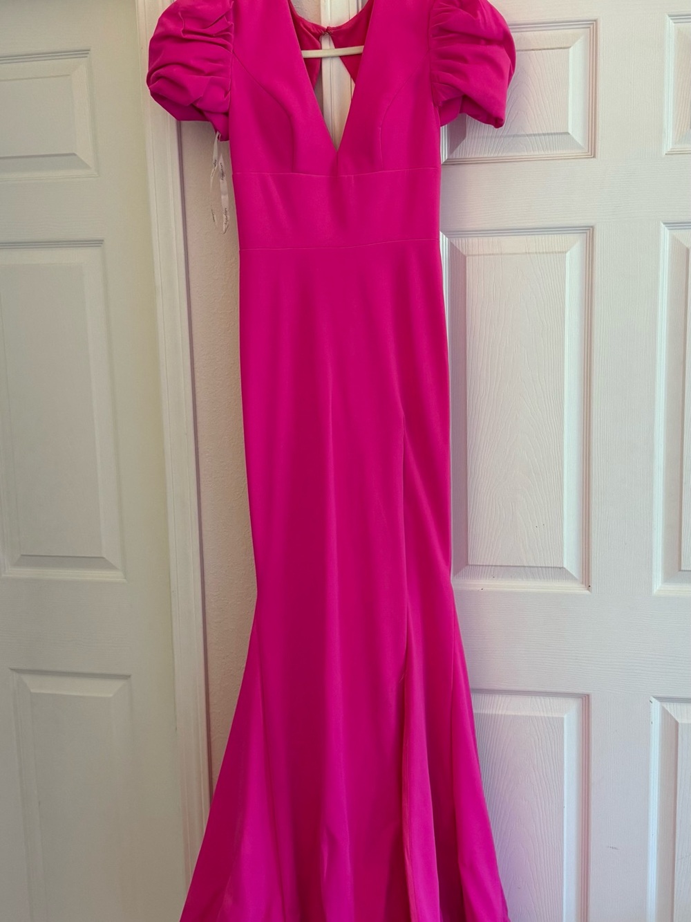 Fuchsia Puff-Sleeve V-Neck Prom Gown